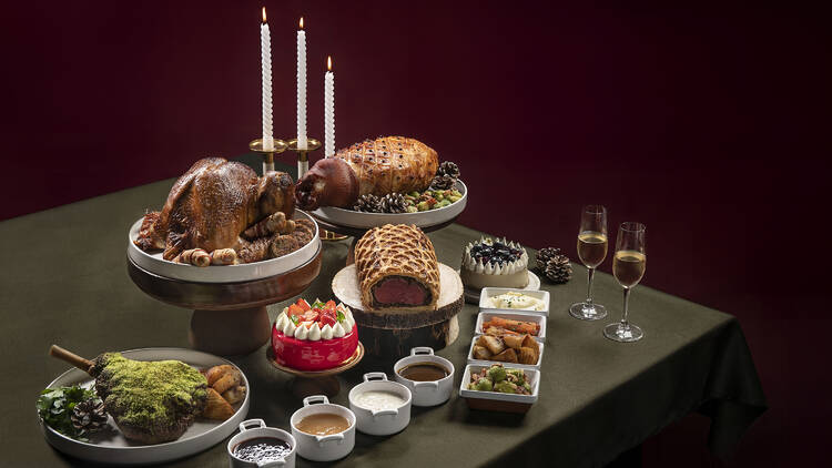 Find continents meeting on one plate at JW Cafe's Christmas spread suiting indecisive families Find continents meeting on one plate at JW Cafe's Christmas spread suiting indecisive families