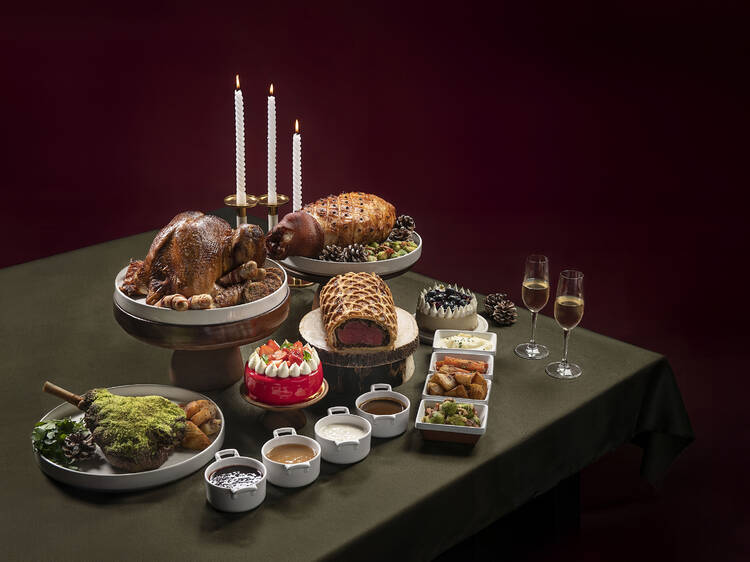 Find continents meeting on one plate at JW Cafe's Christmas spread suiting indecisive families Find continents meeting on one plate at JW Cafe's Christmas spread suiting indecisive families