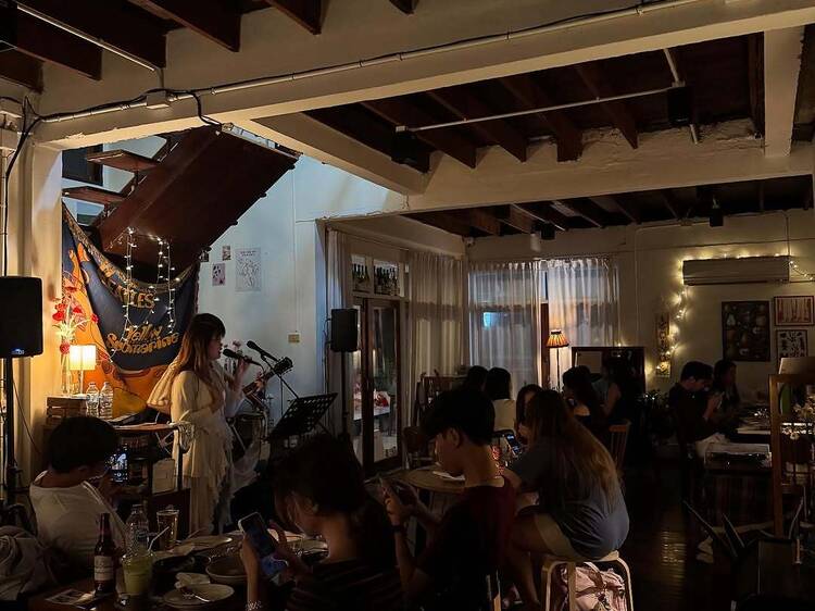 คริสต์มาสนี้ชวนมาหลบหนาวในค่ำคืนทริบิวต์ของ Laufey & Daniel Caesar ที่ร้านพาสต้าโฮมเมดสุดละมุนย่านอารีย์ คริสต์มาสนี้ชวนมาหลบหนาวในค่ำคืนทริบิวต์ของ Laufey & Daniel Caesar ที่ร้านพาสต้าโฮมเมดสุดละมุนย่านอารีย์