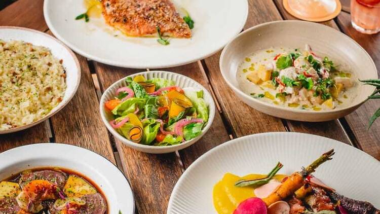   O Quitéria, restaurante do hotel Ipanema Inn, abre a temporada de Verão com novas criações do chef David Cruz e drinques refrescantes assinados pelo mixologista Waguinho