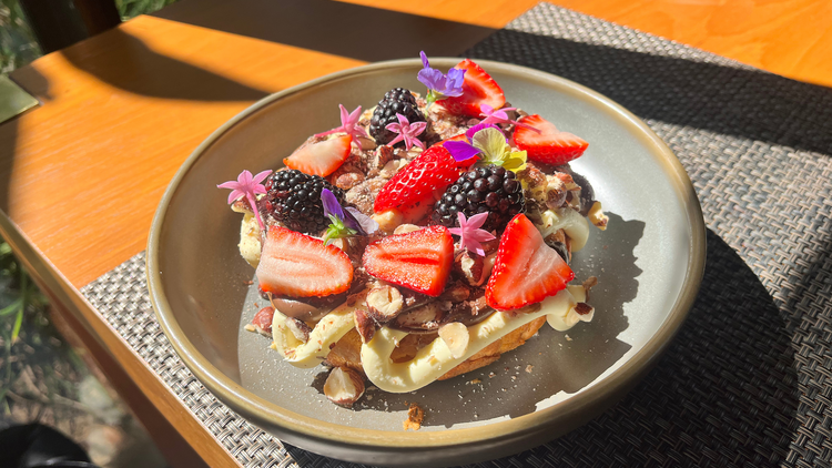 Spicers Sangoma Retreat Pancakes with berries