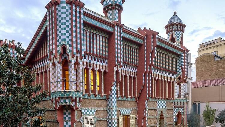Visita guiada de Navidad con aperitivo en Casa Vicens