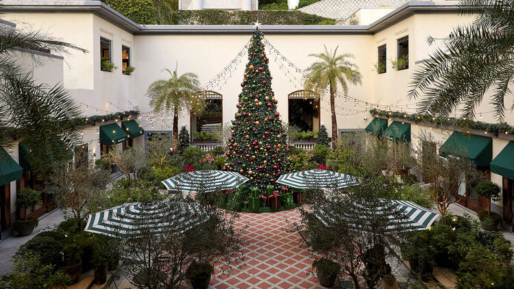 Snowy Christmas Market at Repulse Bay Snowy Christmas Market at Repulse Bay