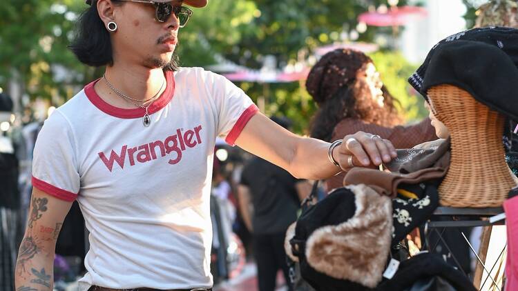 เท Flea Market เท Flea Market