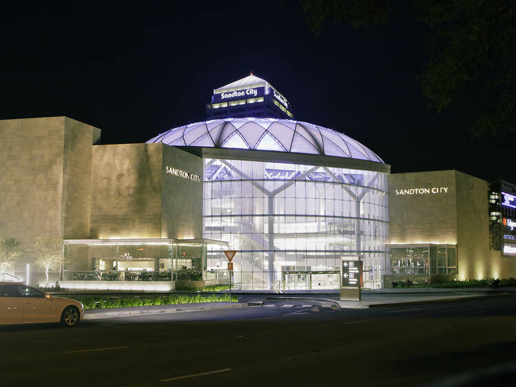 Festive shopping hours: Johannesburg malls extend trading hours