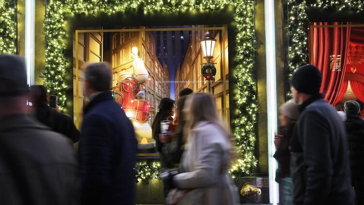 Saks Fifth Avenue Saks Fifth Avenue