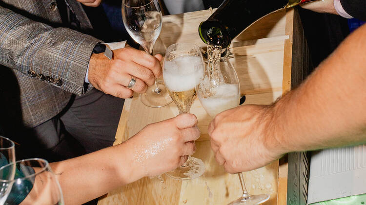 Pezsgőzés a Time Out Market Budapest nyitóbuliján Pezsgőzés a Time Out Market Budapest nyitóbuliján