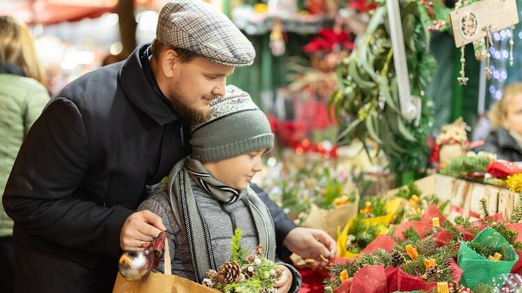 Un mercado con abetos y coronas naturales, ramos de invierno y decoraciones de Navidad se instala en Barcelona este fin de semana (y la entrada es gratis)
