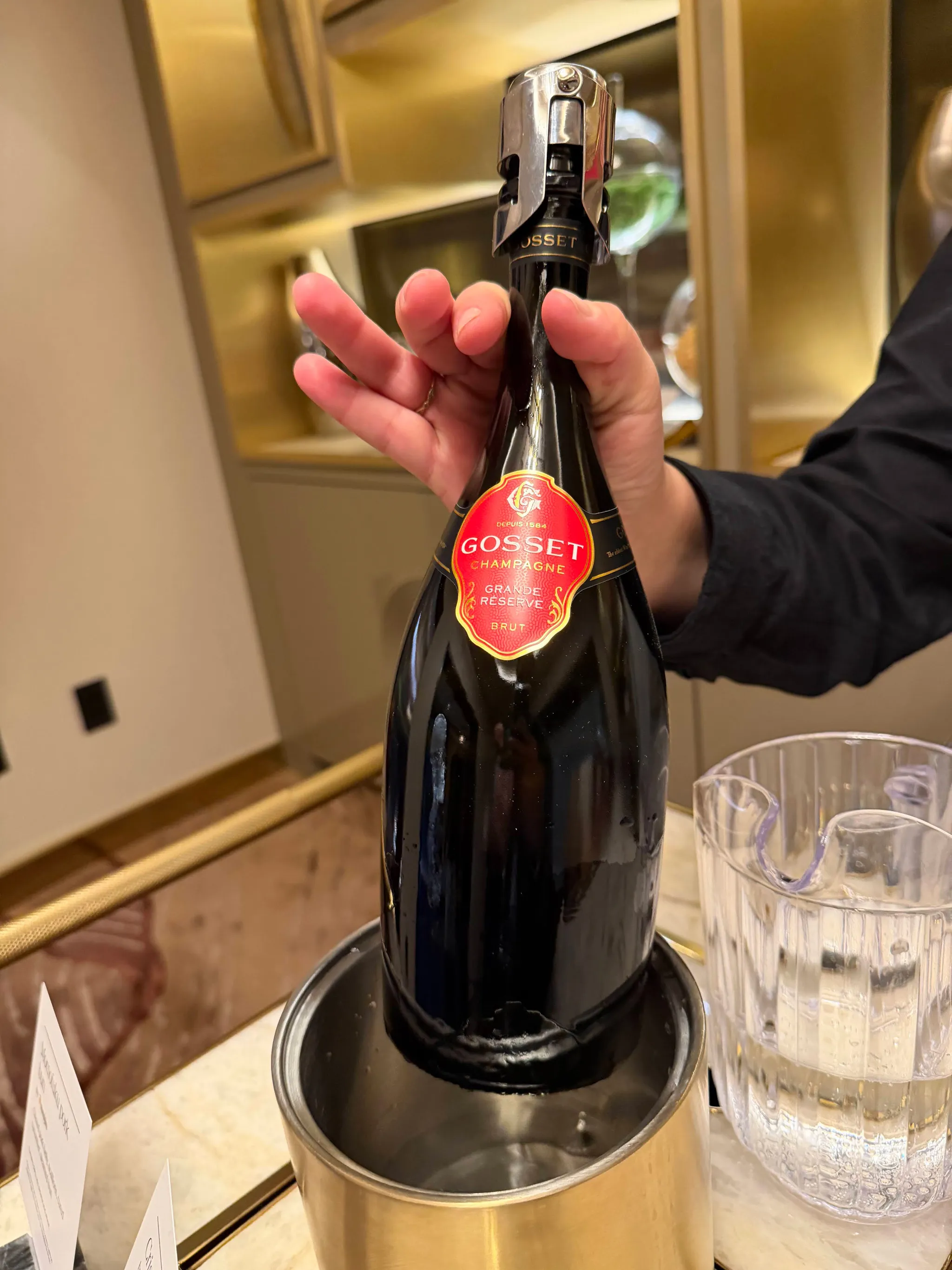 Chase Sapphire Lounge by the Club at Harry Reid International Ai