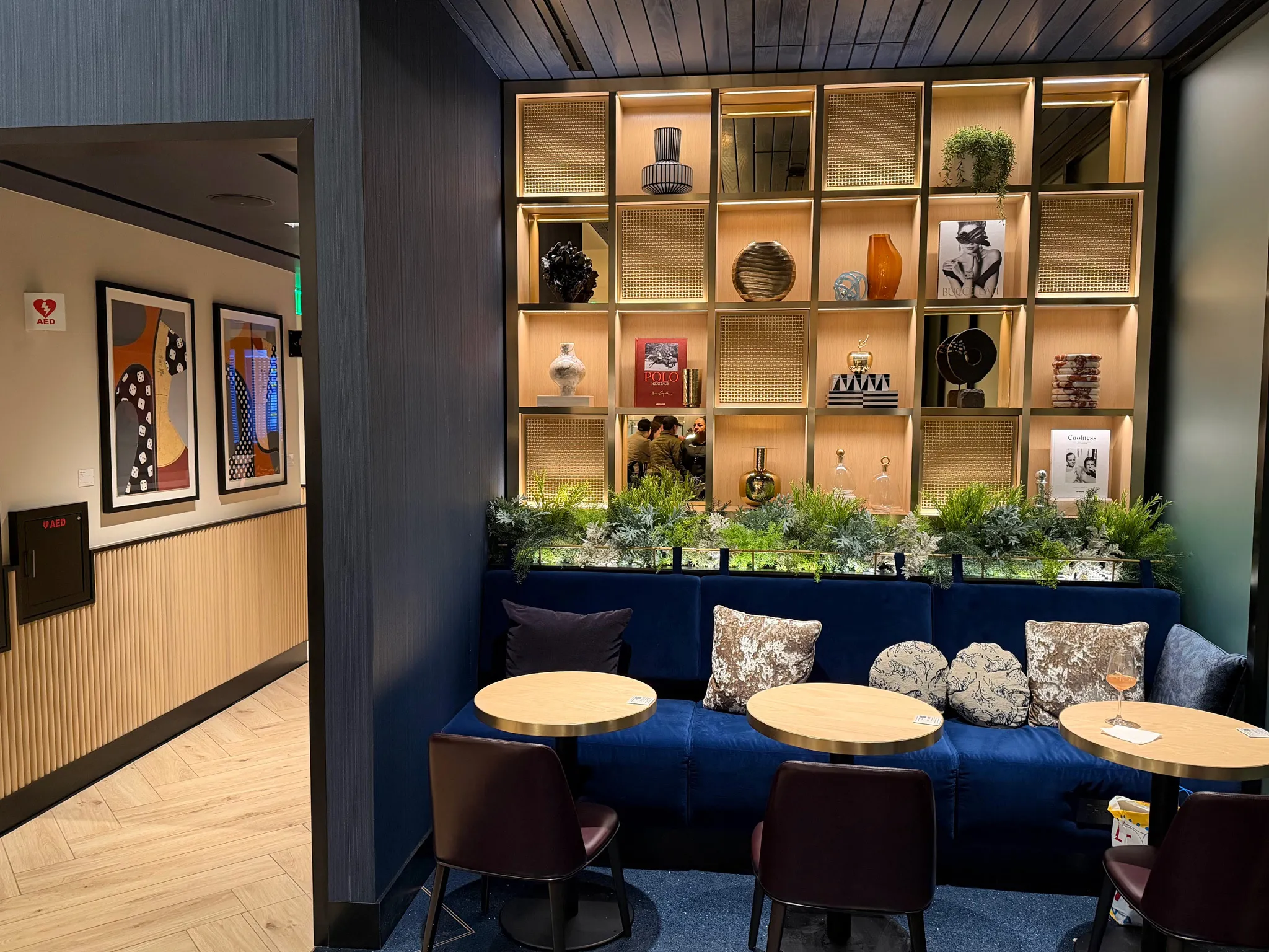 Chase Sapphire Lounge by the Club at Harry Reid International Ai