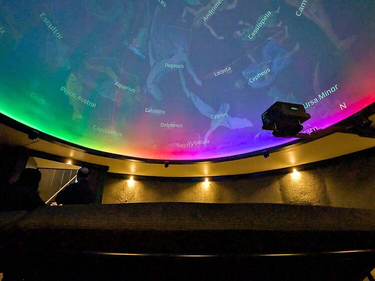 Observación astronómica nocturna