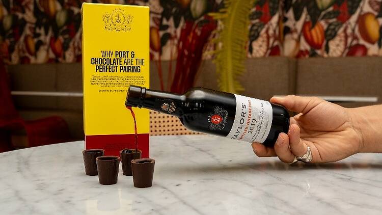 Port Wine and Chocolate Cup Experience na Vinte Vinte