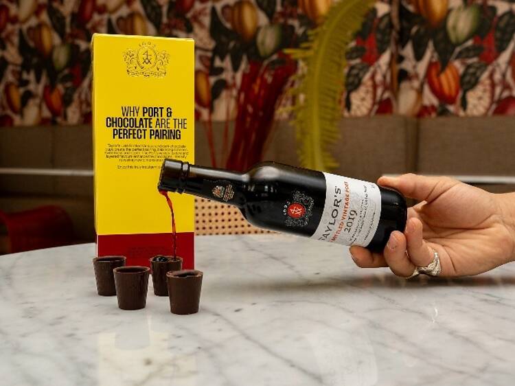 Port Wine and Chocolate Cup Experience na Vinte Vinte