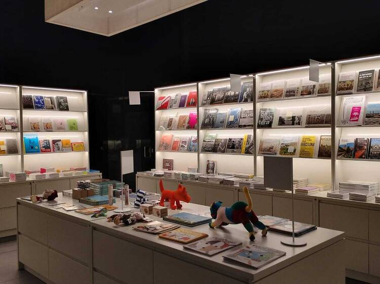 Abre en el Born la tienda oficial de la ciudad con objetos de diseño, libros y moda hechos en Barcelona Abre en el Born la tienda oficial de la ciudad con objetos de diseño, libros y moda hechos en Barcelona