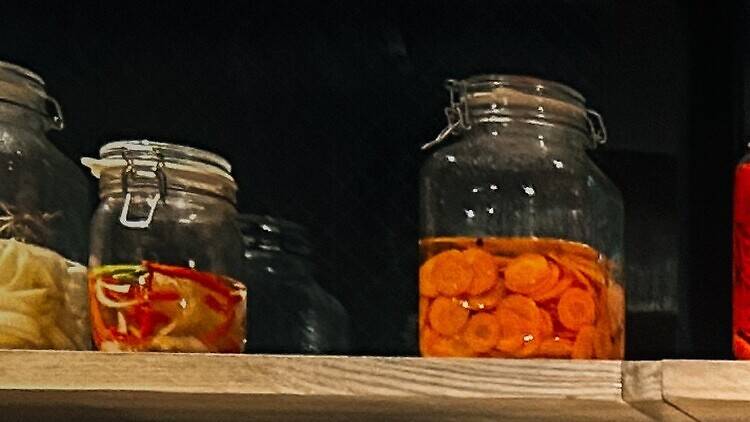 APÉRO AOYAMA Winebar & Table