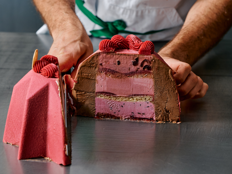 Pidapipo Layered gelato cake.