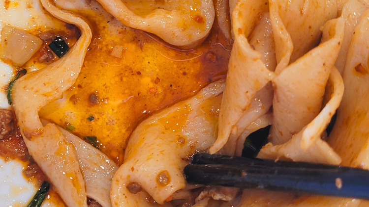 Noodles in chilli oil