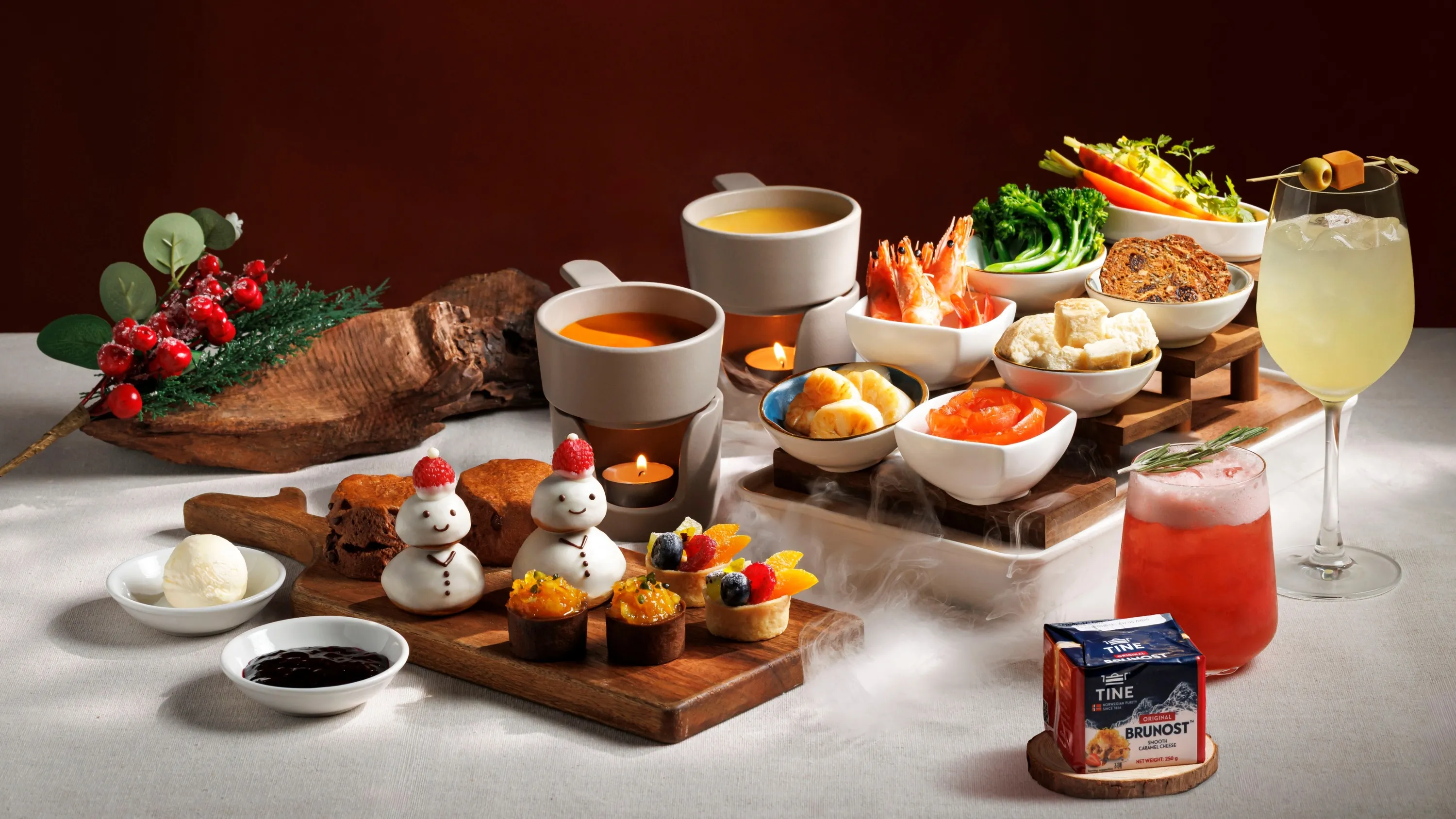 Finds Luxe Manor fondue