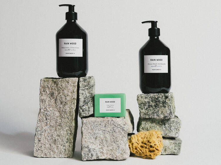 Perfumer H Rain Wood bath collection