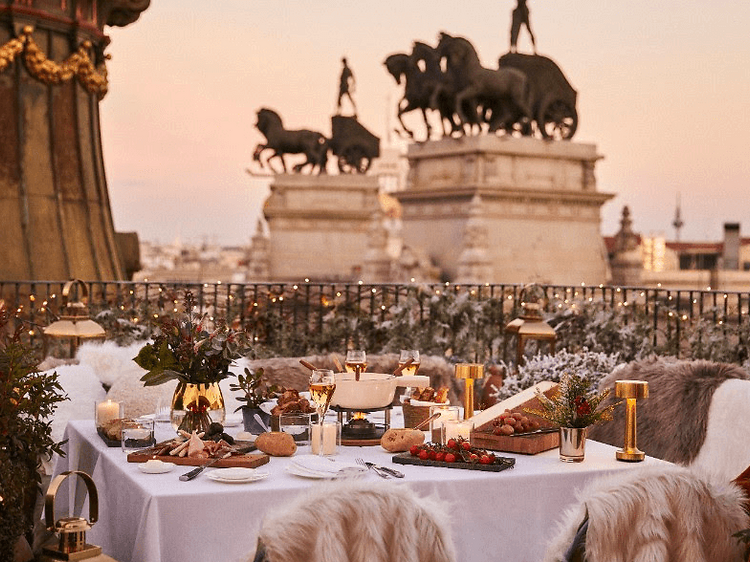 Las mejores terrazas cubiertas: planes para comer a pie de calle cuando hace frío en Madrid