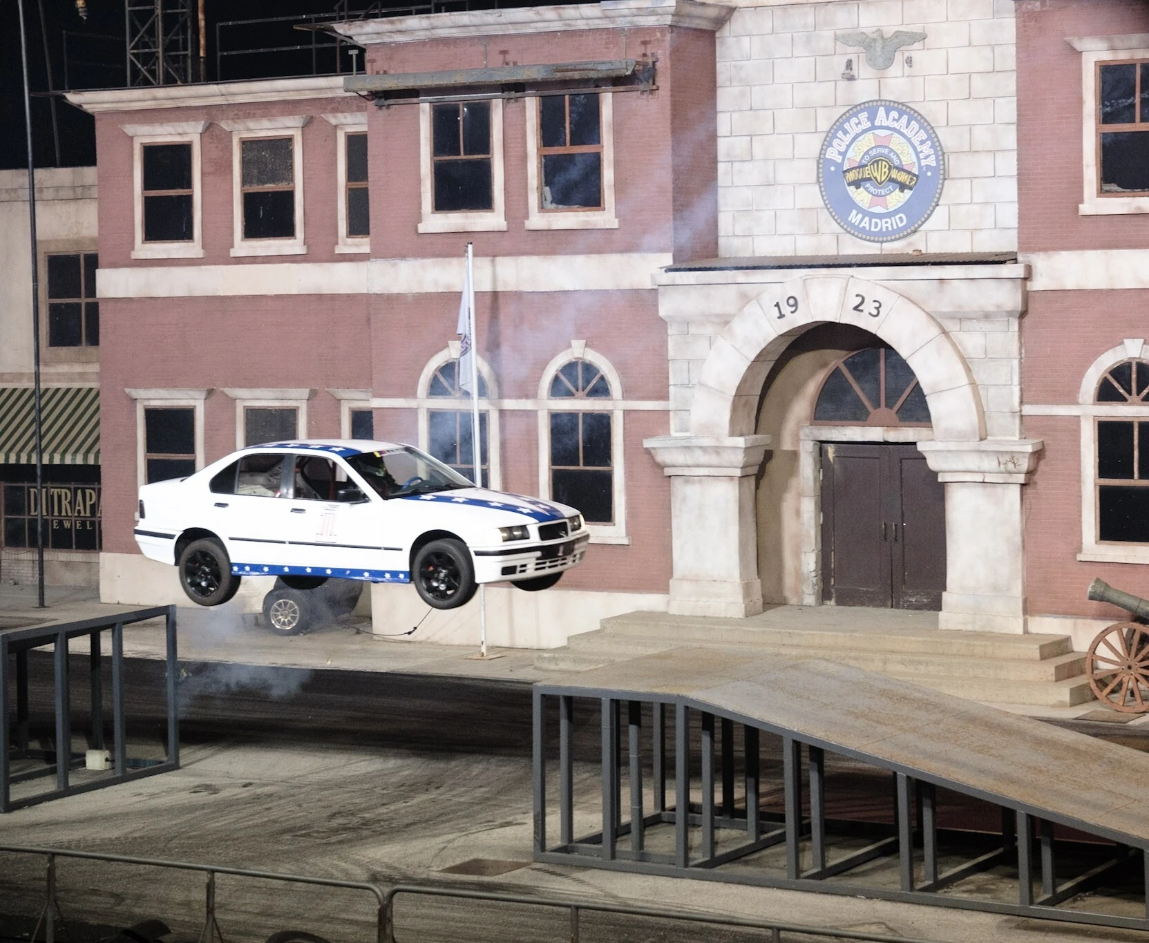 Loca Academia de Polic&iacute;a. Parque Warner Madrid