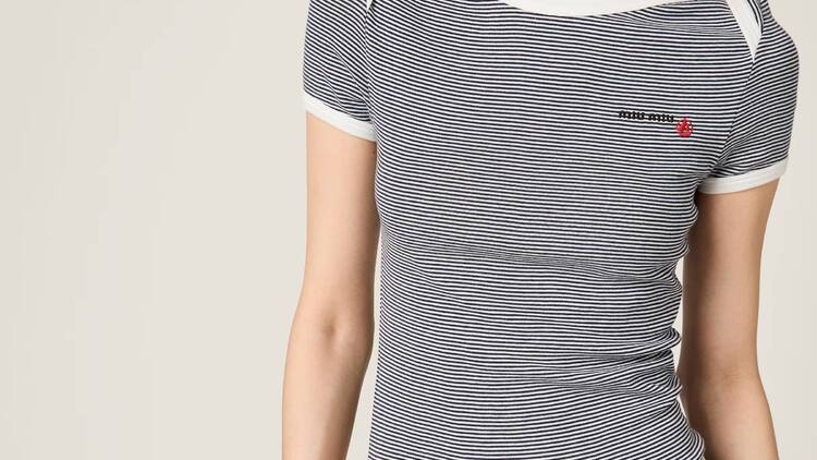 Pour les amateurs de collab : t-shirt Petit Bateau x Miu Miu