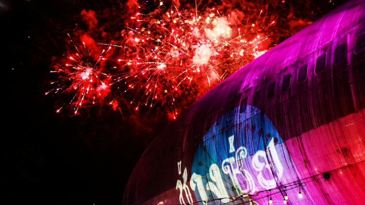 Experience fireworks rewriting the sky without warning before countdown lands at ChangChui Fest Experience fireworks rewriting the sky without warning before countdown lands at ChangChui Fest