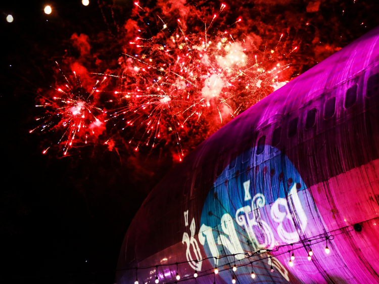 Experience fireworks rewriting the sky without warning before countdown lands at ChangChui Fest Experience fireworks rewriting the sky without warning before countdown lands at ChangChui Fest