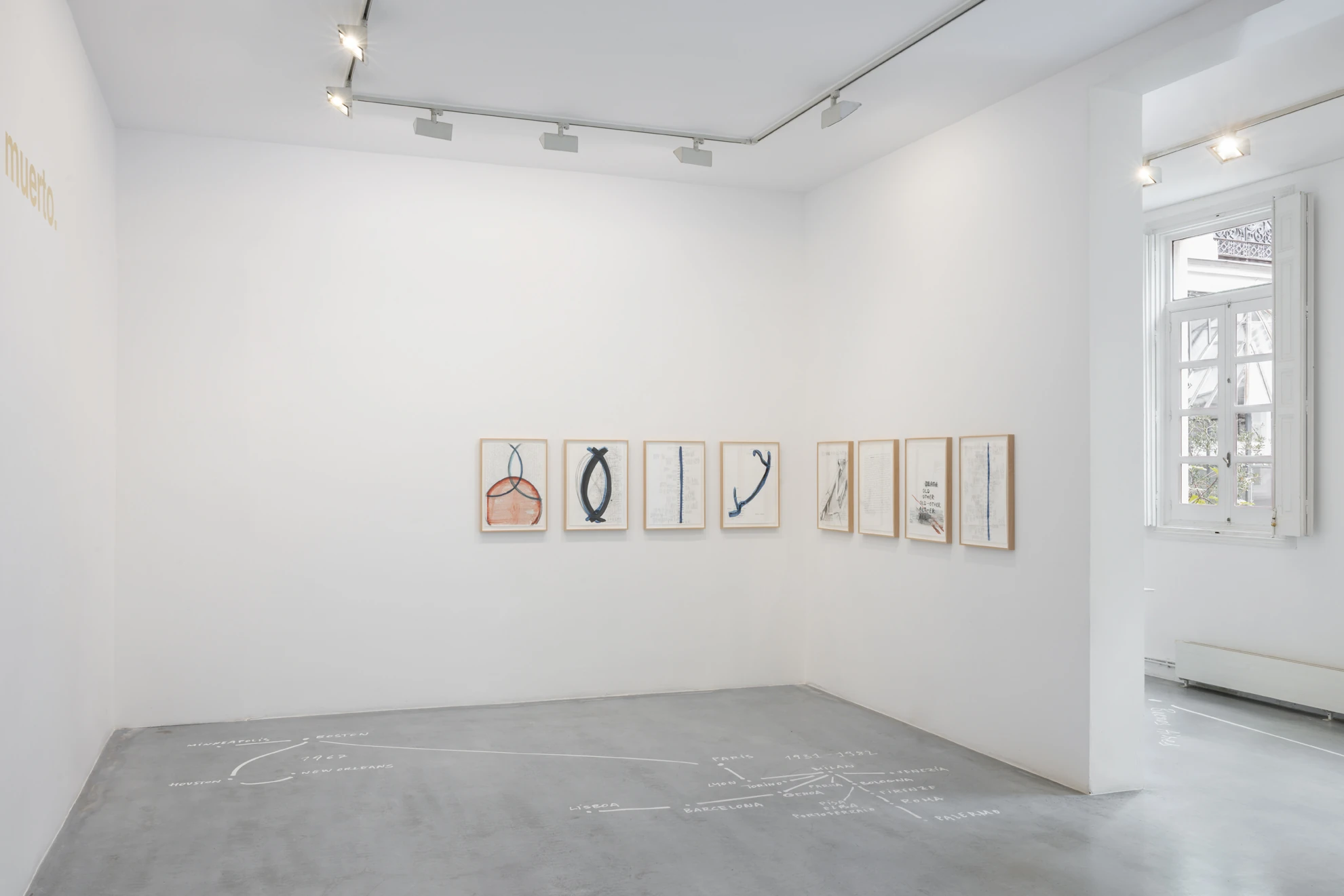 Vista de la exposici&oacute;n 'Walter Benjamin ha muerto'. Cortes&iacute;a de Dora Garc&iacute;a y Galer&iacute;a Elba Benitez, Madrid &copy; Roberto Ruiz