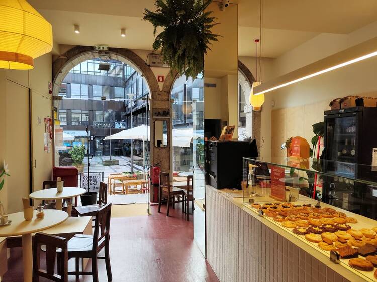 Saga: este novo espaço em Braga tem café, cookies e cultura para dar e vender