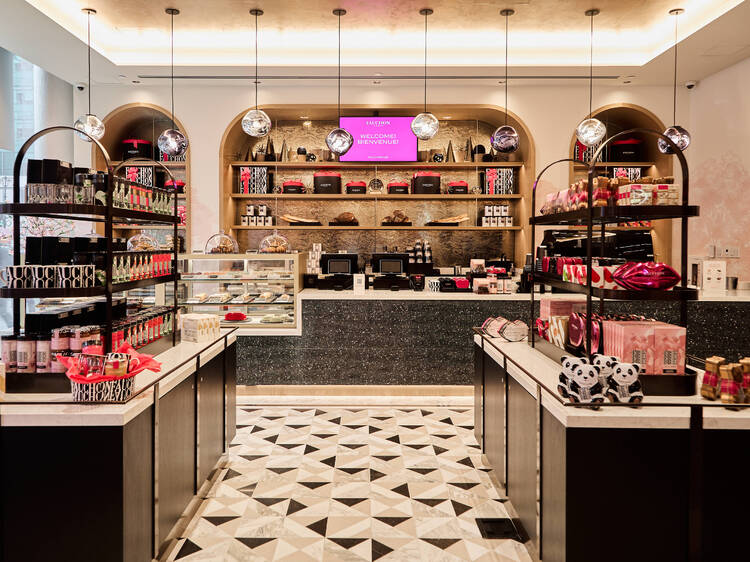 This iconic Parisian café, restaurant, bakery and retail space just opened by Bryant Park This iconic Parisian café, restaurant, bakery and retail space just opened by Bryant Park