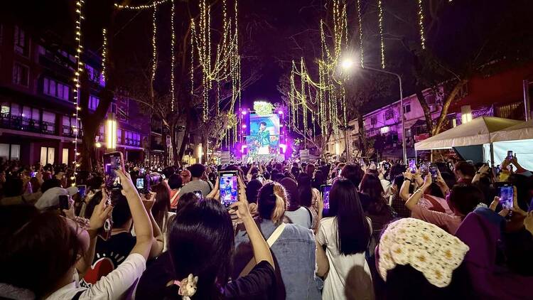 ตะลุยชิมสตรีตฟู้ด ฟัง Scrubb ส่งท้ายปีบนถนนบรรทัดทองที่งาน Banthat Thong Joyful Fest ตะลุยชิมสตรีตฟู้ด ฟัง Scrubb ส่งท้ายปีบนถนนบรรทัดทองที่งาน Banthat Thong Joyful Fest