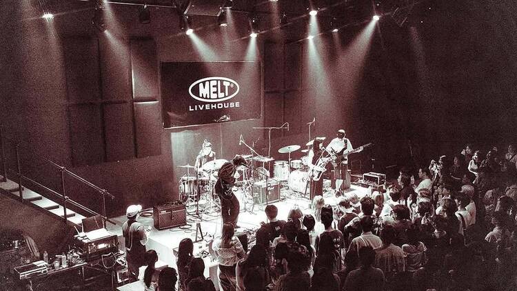 คอนเสิร์ตของ Yellow Fang วงหญิงแกร่งปะทะ Yonlapa ดรีมป๊อปหวานละมุน ในค่ำคืนที่สองขั้วอารมณ์จะมาบรรจบกัน คอนเสิร์ตของ Yellow Fang วงหญิงแกร่งปะทะ Yonlapa ดรีมป๊อปหวานละมุน ในค่ำคืนที่สองขั้วอารมณ์จะมาบรรจบกัน