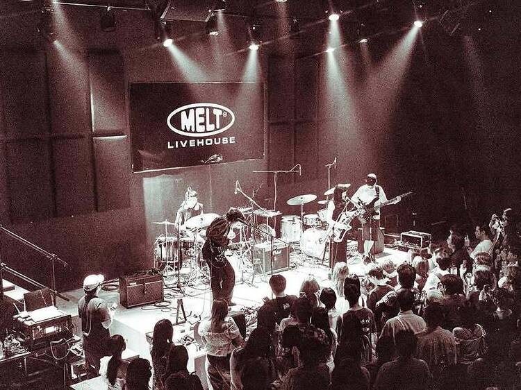 คอนเสิร์ตของ Yellow Fang วงหญิงแกร่งปะทะ Yonlapa ดรีมป๊อปหวานละมุน ในค่ำคืนที่สองขั้วอารมณ์จะมาบรรจบกัน คอนเสิร์ตของ Yellow Fang วงหญิงแกร่งปะทะ Yonlapa ดรีมป๊อปหวานละมุน ในค่ำคืนที่สองขั้วอารมณ์จะมาบรรจบกัน