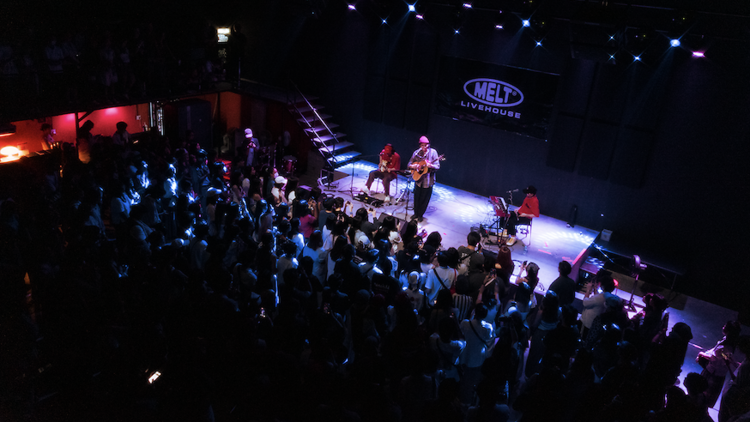 คอนเสิร์ตเล็กแต่อบอุ่นLover Boy’ ภูมิ วิภูริศ กลับมาโชว์เสน่ห์อินดี้โฟล์กให้แฟนชาวไทยหายคิดถึง คอนเสิร์ตเล็กแต่อบอุ่นLover Boy’ ภูมิ วิภูริศ กลับมาโชว์เสน่ห์อินดี้โฟล์กให้แฟนชาวไทยหายคิดถึง