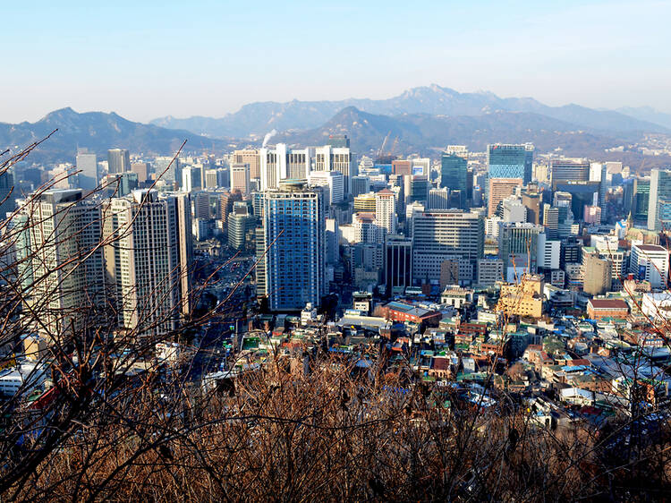 Estas son las 15 ciudades más caras del mundo para vivir del 2025, según sus habitantes