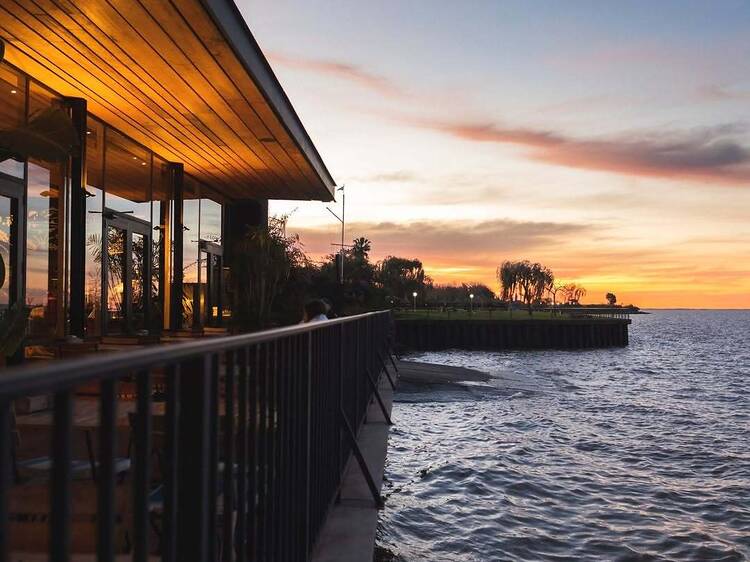 Mostrador Santa Teresita Olivos