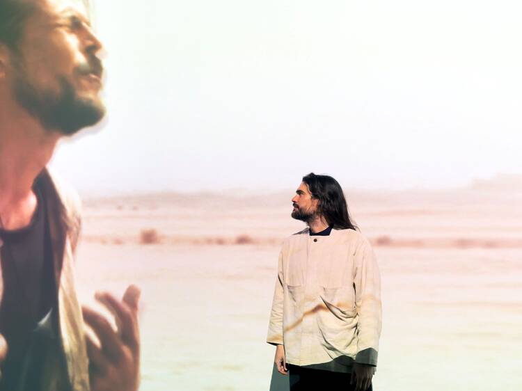 El Reina Sofía se transforma en una rave: estrena una exposición inmersiva alrededor del universo de la película española del momento