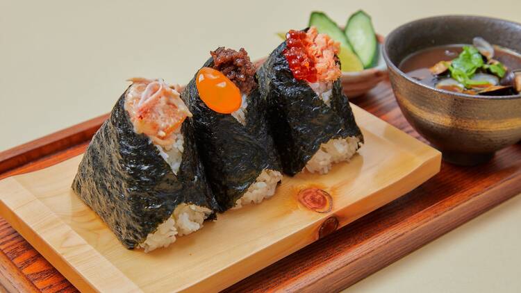 白米のうまさを噛みしめる。