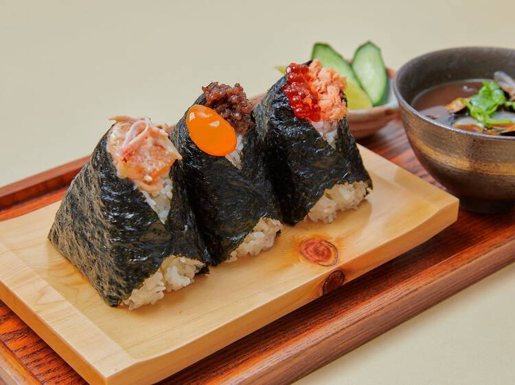 白米のうまさを噛みしめる。