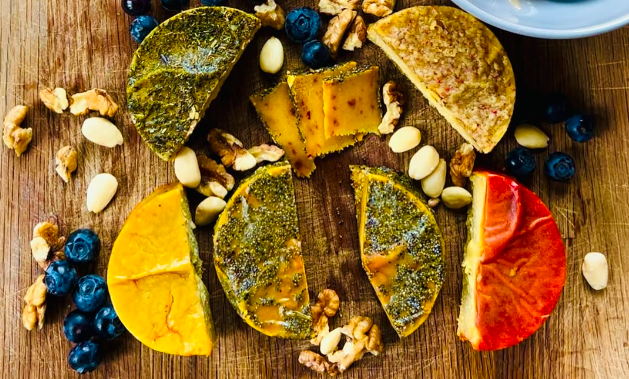 El mejor queso vegano semicurado del mundo se hace en Barcelona
