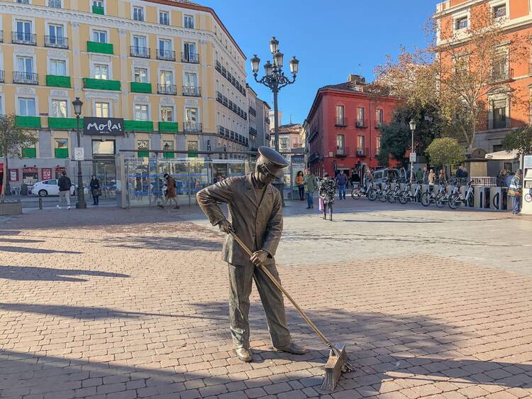 Ya sabemos cuándo arrancarán las obras de esta plaza de Madrid: está a un paso de la Puerta del Sol y tiene una de las estatuas más queridas del centro