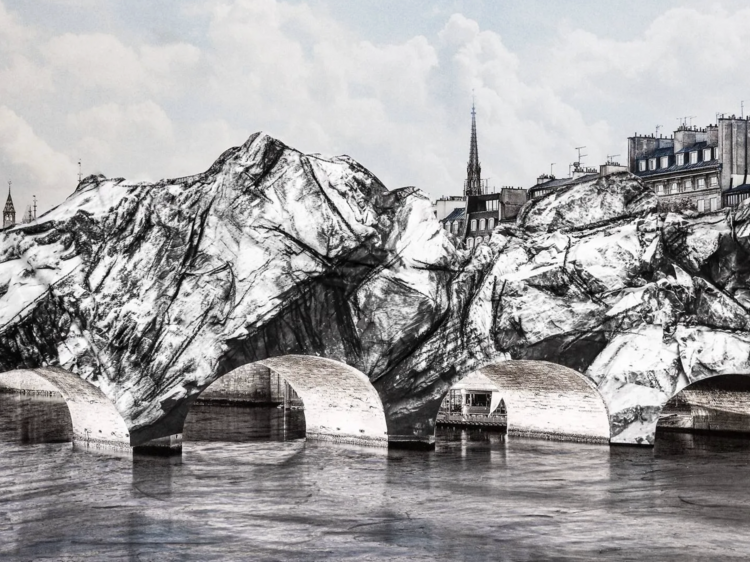 เดินลอดผ่านงานศิลปะถ้ำจำลองใจกลางกรุงปารีส