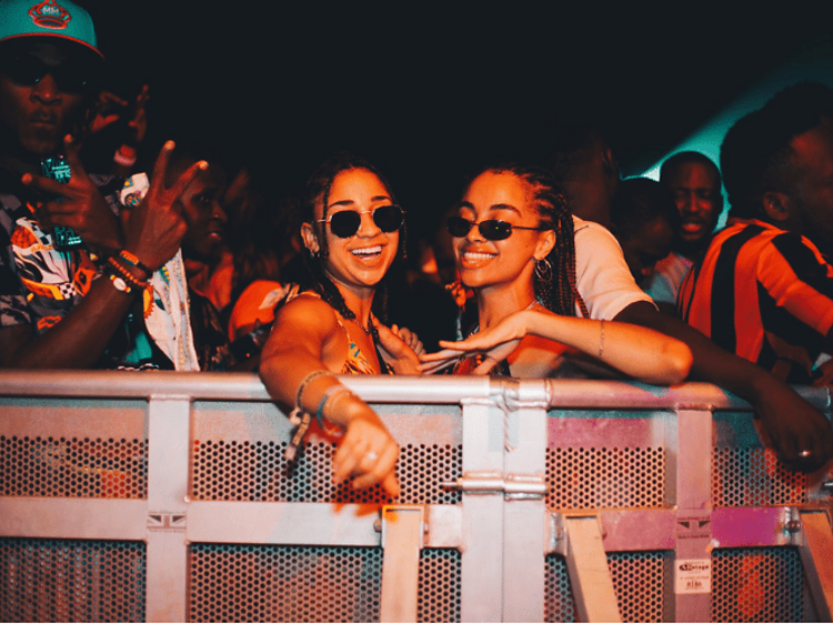 เต้นรำไปกับเพลง R&B ยุคเก่าและใหม่ที่เทศกาลดนตรีเปิดใหม่สุดปัง