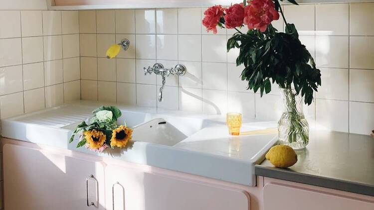 Une maison d’hôtes rétro sur la corniche, ou l’art de rejouer les étés d’enfance à Marseille