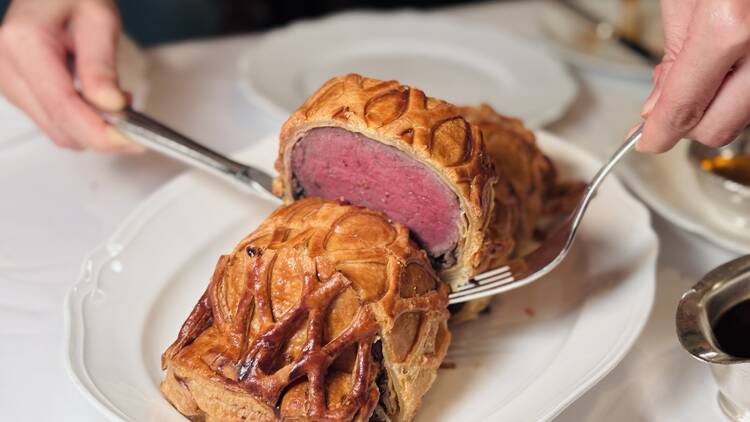 龍蝦吧餐廳：經典威靈頓牛柳