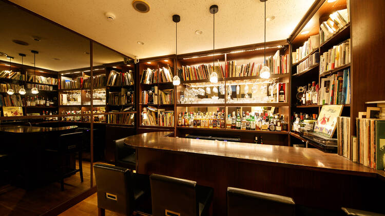 Drinks amidst picture books