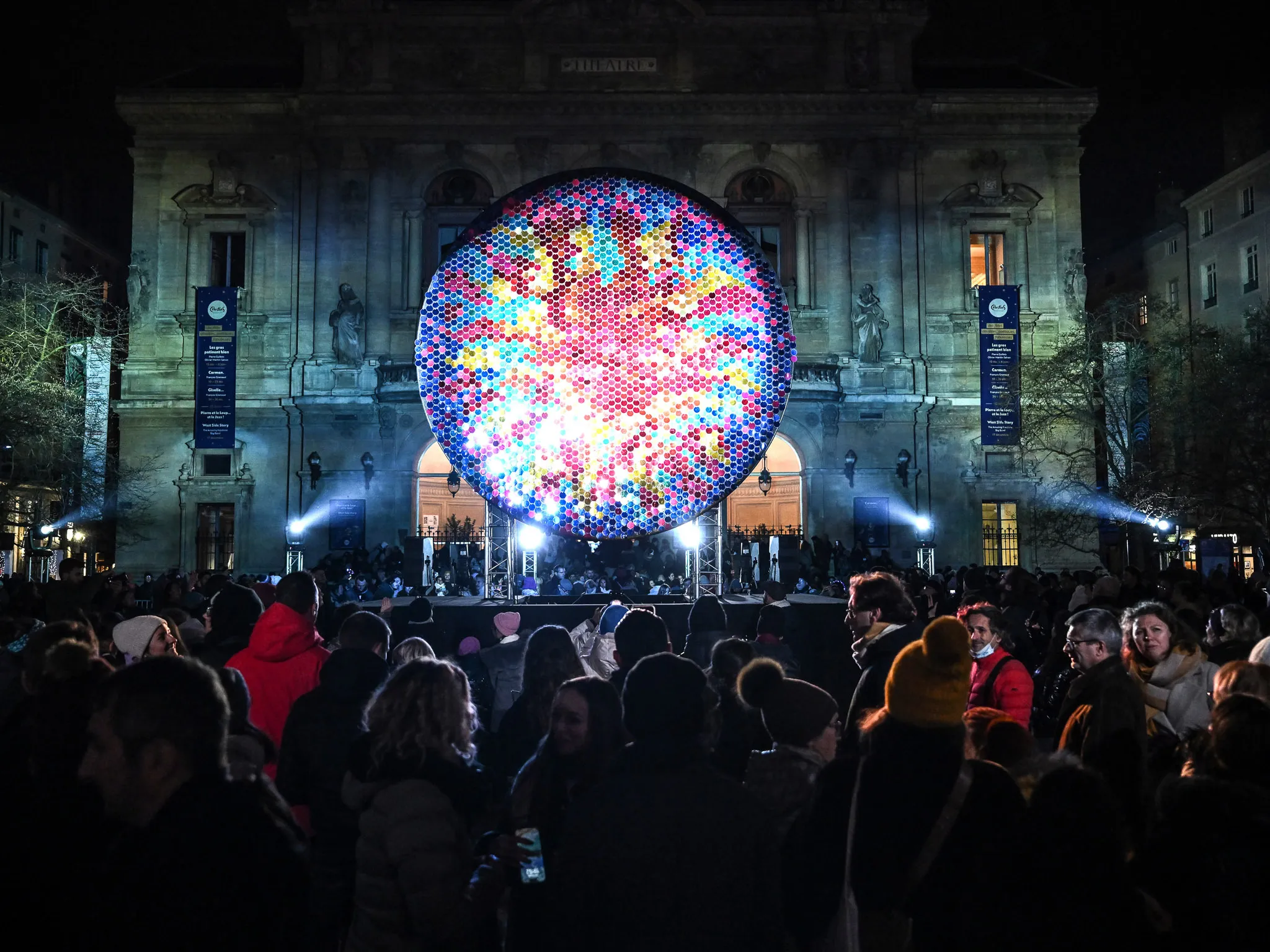 Py&ouml;re&auml; valotaideteos LUX Helsingiss&auml;