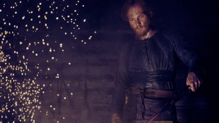 Kullervo takoo miekkaa elokuvassa Kullervon tarina