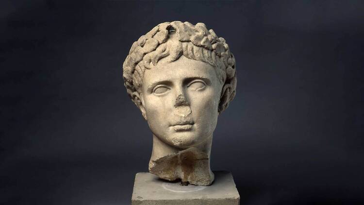 Portrait of Augustus from the late reign of Augustus (27 BCE – 14CE).